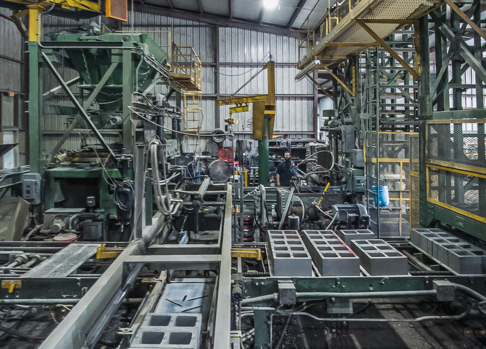 Blair Block starts up CarbonBuilt-equipped CMU production line ...